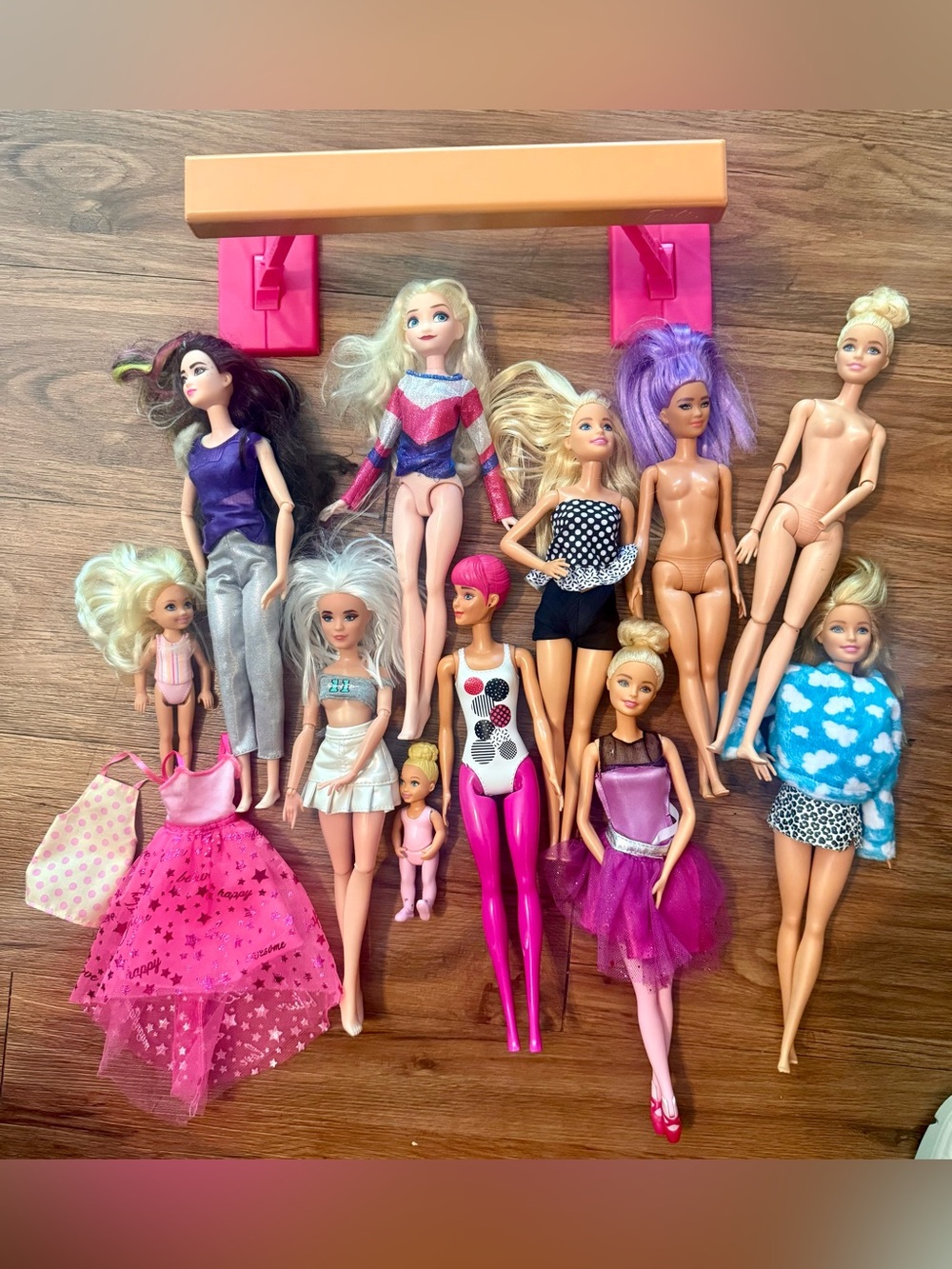 Barbie’s Bundle - 11 Barbie’s, Clothes, Accessories